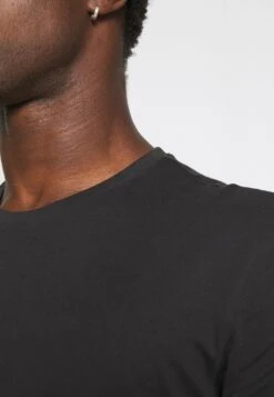 Pier One 3 Pack - T-Shirt Basic - Black/Mottled Dark Grey/Bordeaux 17 Pier One 3 Pack - T-Shirt Basic - Black/Mottled Dark Grey/Bordeaux -Pier One 04cd6e61680f434c97b57d78f55241fd