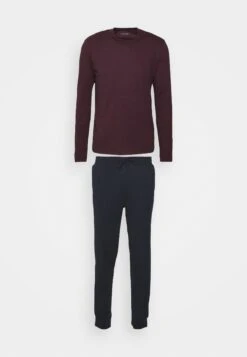 Pier One Pyjama -Dark Blue/Bordeaux 12 Pier One Pyjama -Dark Blue/Bordeaux -Pier One 44d1a5d0e01745888ac1a74563e21776