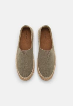 Pier One Espadrilles - Brown 11 Pier One Espadrilles - Brown -Pier One b8b6a1b5c8f4462e91558b6bd6046520