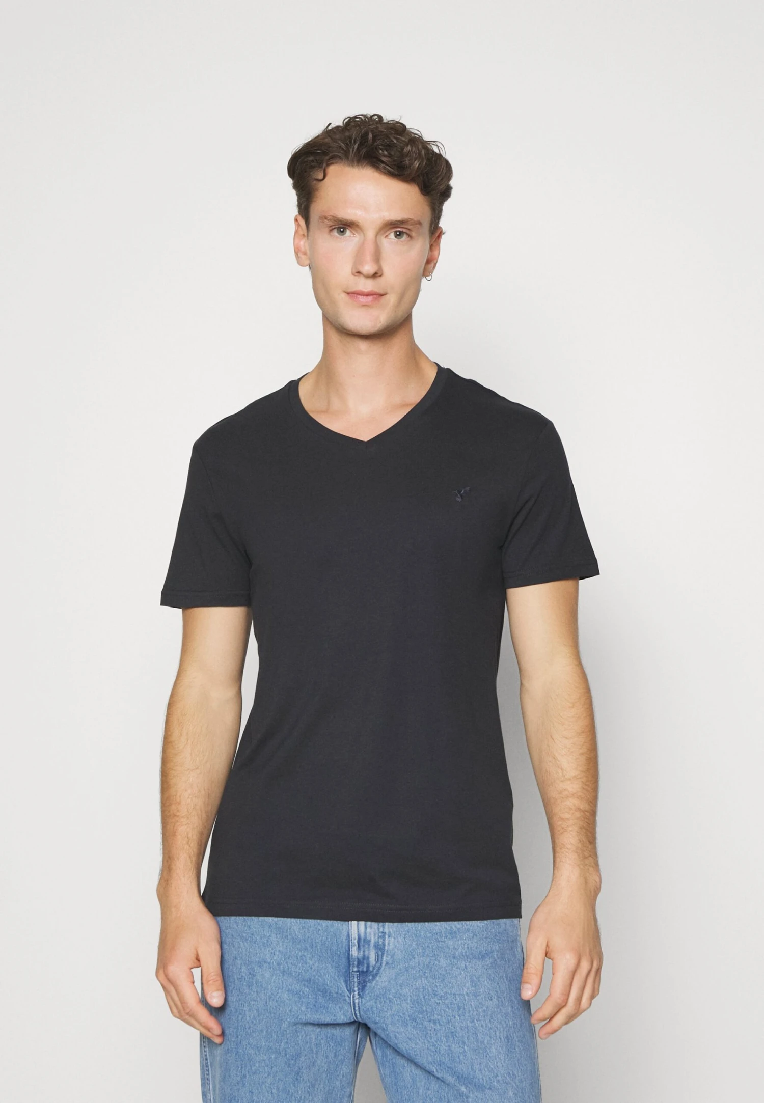 Pier One V Neck Bird Tonal 3 Pack - T-Shirt Basic - Light Brown/White/Dark Blue 6 Pier One V Neck Bird Tonal 3 Pack - T-Shirt Basic - Light Brown/White/Dark Blue - Afbeelding 4