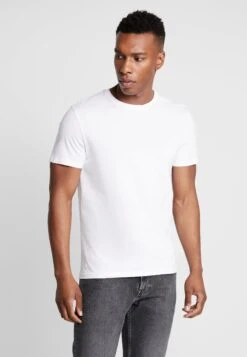 Pier One 3 Pack - T-Shirt Basic - White 9 Pier One 3 Pack - T-Shirt Basic - White -Pier One e50b2210dfa14aeebbb37ff387ca1259
